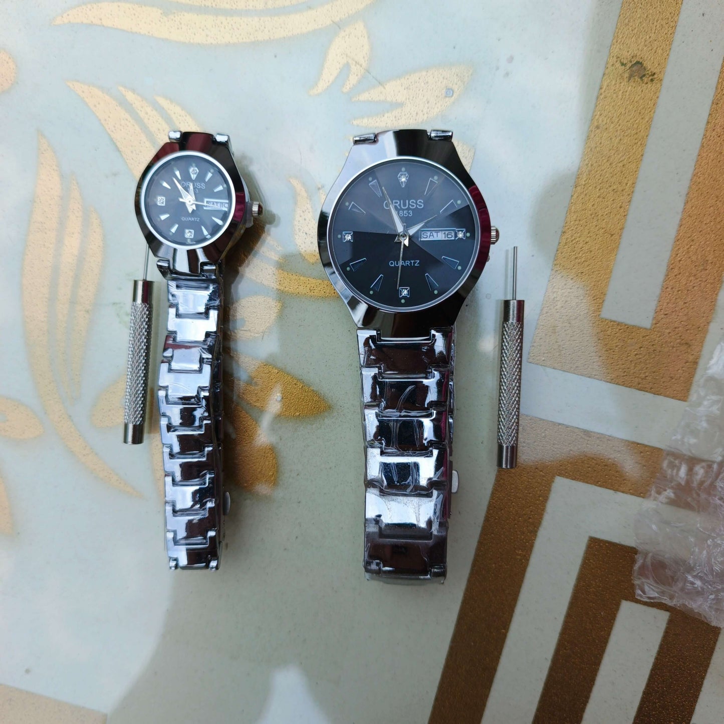 💑 2PCS Lovers Watches – Elegant ⌚ Chic 💼 Trendy 🏃 Durable Couple Set